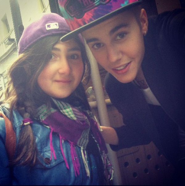 16 milyon kişi onun peşinde - Resim: 1