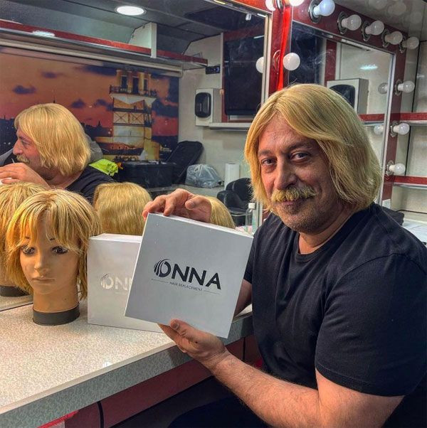 Cem Yılmaz mücevher mağazası gezerken yakalandı başlığı "Esnaf ziyareti" yazdırdı! - Resim: 4