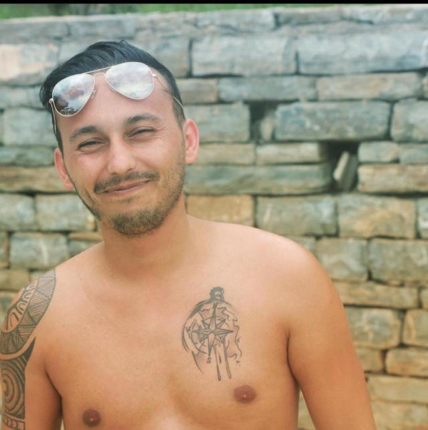 Eski eşinin sevgilisini defalarca bıçaklayıp, kafasını kesmeye çalıştı - Resim: 0