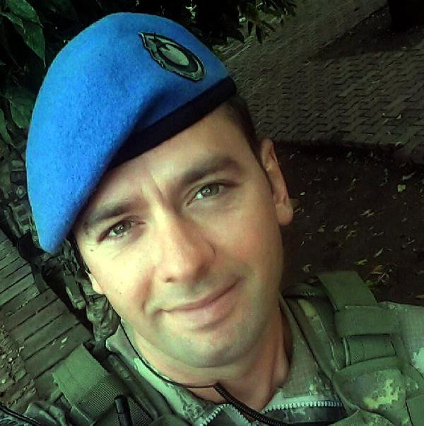 Fotoğrafı öpüp haykırdı: O köpekleri sevindirmeyeceğiz - Resim: 1