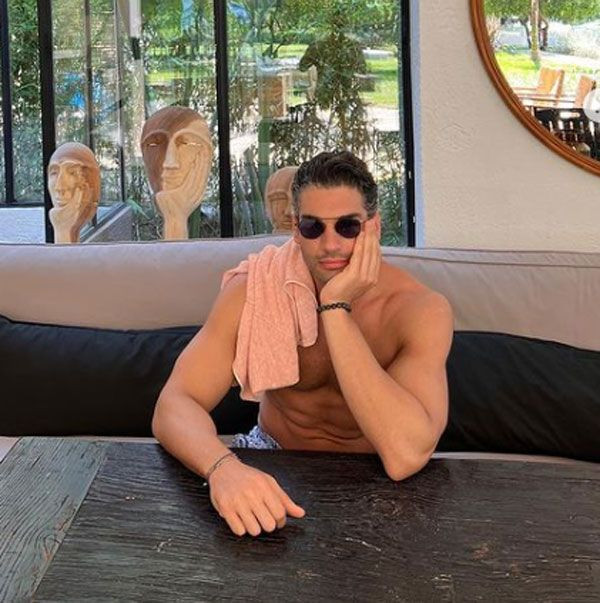 Şükrü Özyıldız'ın maske takma nedeni duyanları hayrete düşürdü! Bakın nedeni neymiş... - Resim: 2