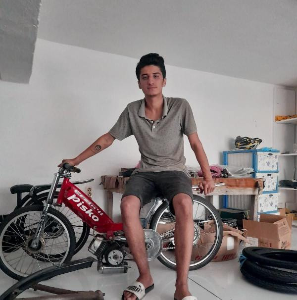 Hatay'da feci kaza! Motosiklet direğe çarptı 17 yaşındaki Cihan öldü - Resim: 1