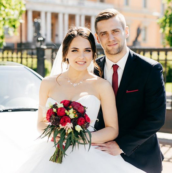 'Rus Angeline Jolie'nin güzelliği eşinin başını yaktı! - Resim: 1