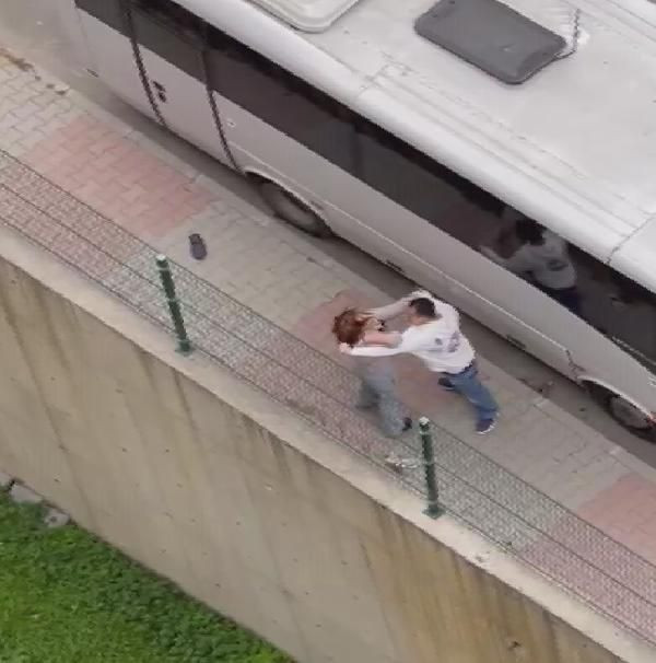 Gaziosmanpaşa'dan korkunç görüntüler! Sokak ortasında eski eşine saldırdı makasla saçlarını kesti - Resim: 3