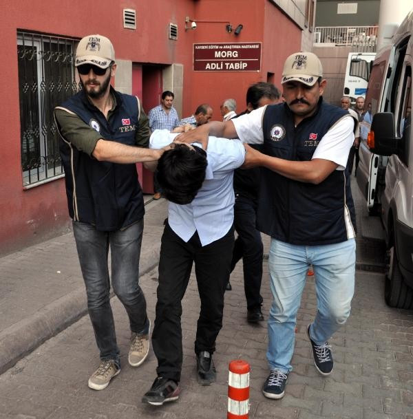 Yürüyüşe saldırıda kan donduran detay "kafirleri ez" - Resim: 4