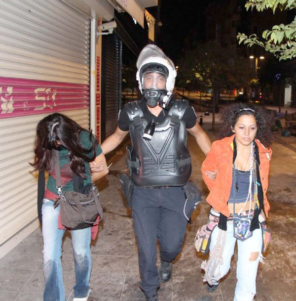 Opera binasını revire çevirdiler - Resim: 2