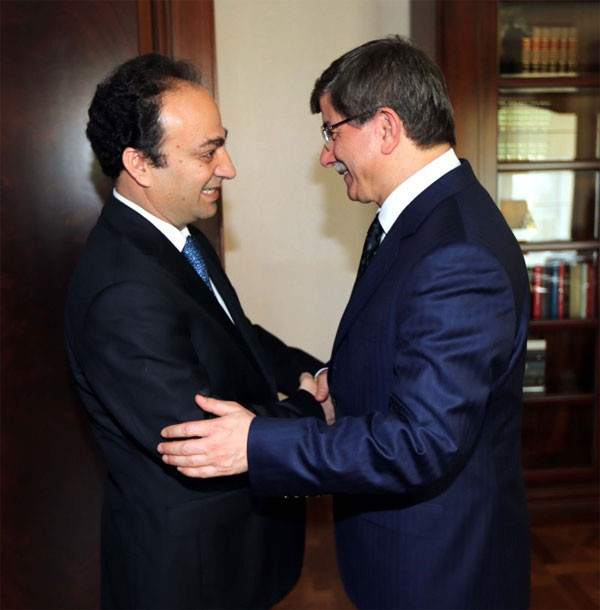 Davutoğlu'ndan Baydemir'e sıcak karşılama - Resim: 1