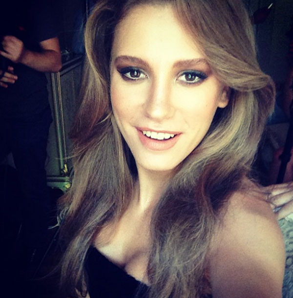 Serenay Sarıkaya'nın yeni dizisi belli oldu bakın partneri kim? - Resim: 1