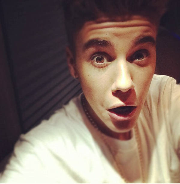 16 milyon kişi onun peşinde - Resim: 3