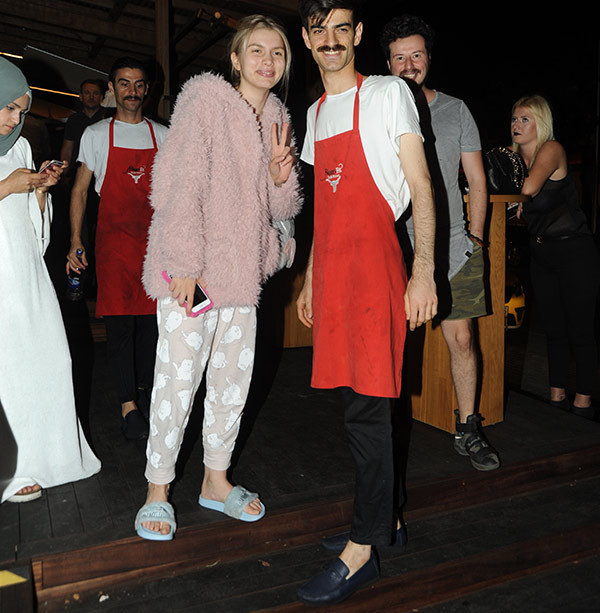 Aleyna Tilki'nin kıyafetiyle dalga geçtiler - Resim: 2