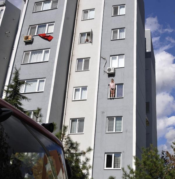 Liseli kız 4'üncü kattan atladı annesinin tepkisine bakın! - Resim: 3