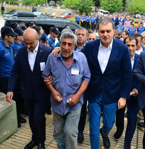 Şehit Uzman Onbaşı Eren Yücel, gözyaşlarıyla son yolculuğuna uğurlandı - Resim: 1