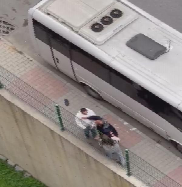 Gaziosmanpaşa'dan korkunç görüntüler! Sokak ortasında eski eşine saldırdı makasla saçlarını kesti - Resim: 2