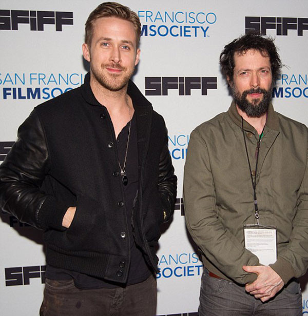 Ryan Gosling kolyesi ile kafa karıştırdı! - Resim: 3