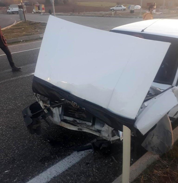 Adıyaman'da iki otomobil çarpıştı: Çok sayıda yaralı var - Resim: 0