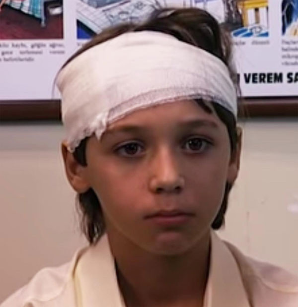 Arka Sokaklar'ın Tekin'inden olay olan görüntüler! Taze aşkıyla dudak dudağa görüntülendi - Resim: 0