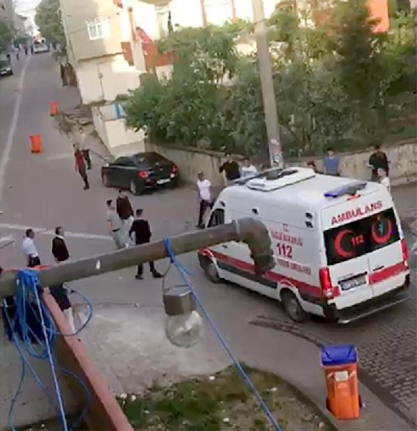 Taciz iddiası mahalleyi karıştırdı: 2 kişi bıçaklandı! - Resim: 3
