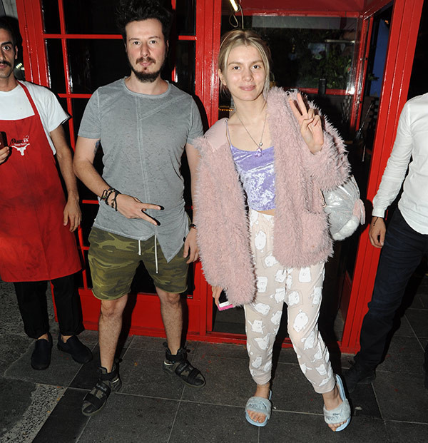 Aleyna Tilki'nin kıyafetiyle dalga geçtiler - Resim: 3