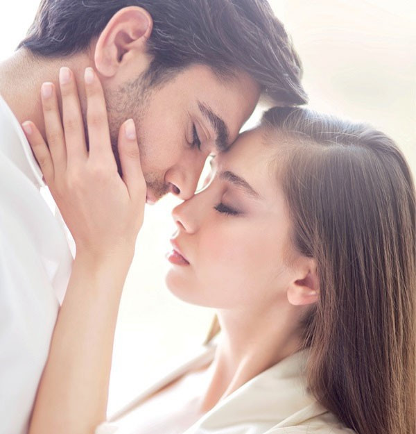 İlginç yılbaşı hediyesi Neslihan Atagül'e tam 100 adet.. - Resim: 1