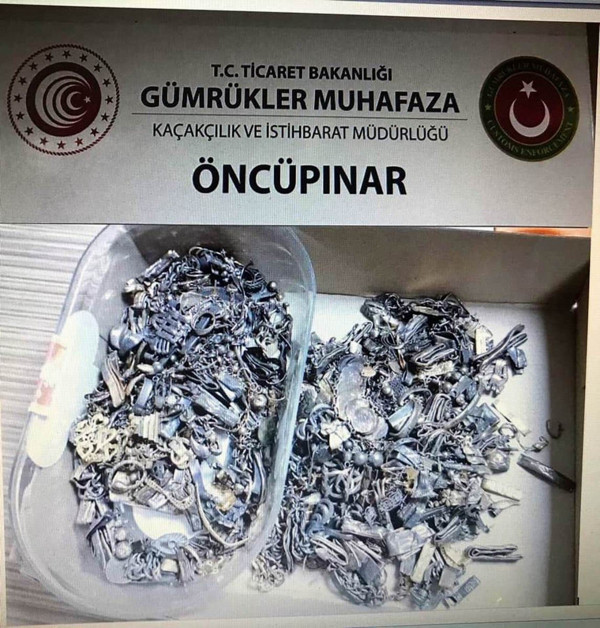 Kilis'te ayakkabıdan yüzlerce altın çıktı! Görenler şaşkına döndü - Resim: 0