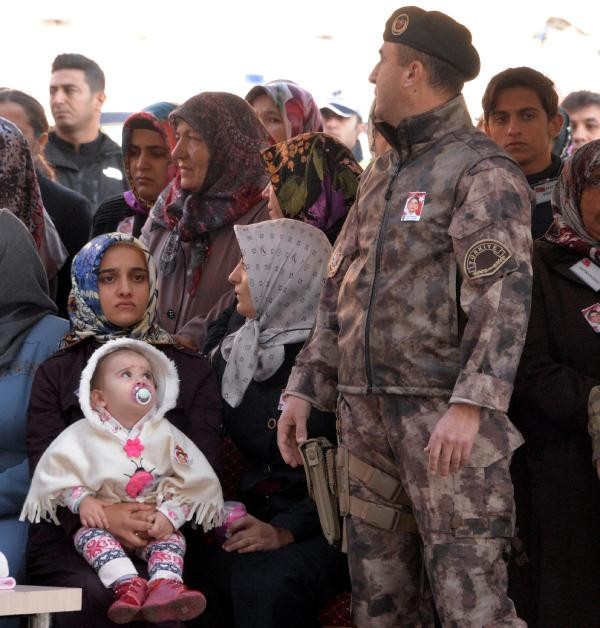 Şehit cenazesinde yürek yakan haykırış! - Resim: 3