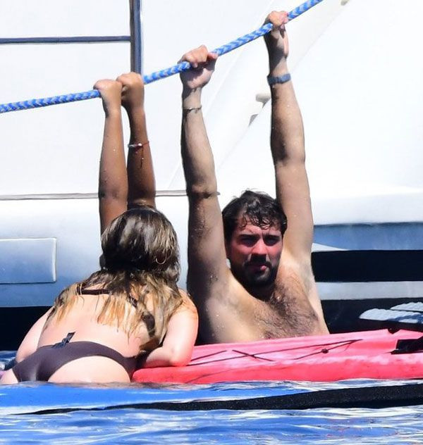 Yasak Elma'nın Yıldız'ı Eda Ece basketbolcu sevgilisi ile tatile çıktı, denizde şakalandı! - Resim: 2