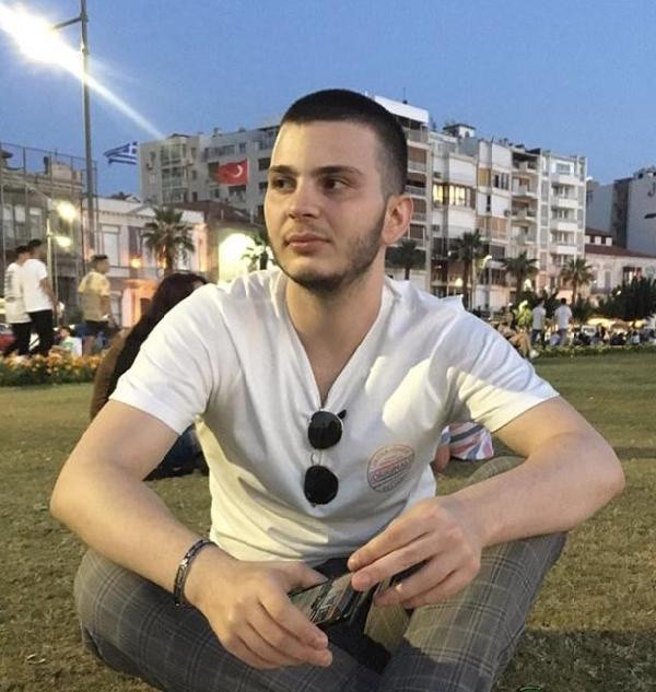 Pendik'te scooterla yolun karşısına geçerken otomobil çarptı öldü - Resim: 0