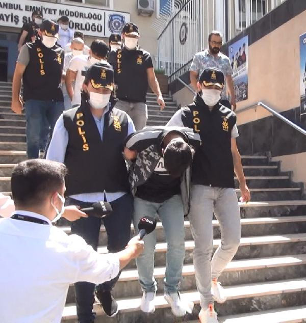 İstanbul'da klozetten zor çıkarıldı değeri binlerce TL! 53 kez polise yakalanmış - Resim: 1