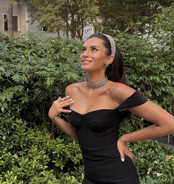 Gizli saklı aşk yaşıyorlardı! Hande Doğandemir ve Furkan Palalı aşkı o düğünde belgelendi - Resim: 0