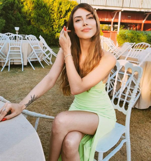 Deniz Baysal çocukluk fotoğrafını paylaştı sosyal medyada beğeni yağdı! - Resim: 2