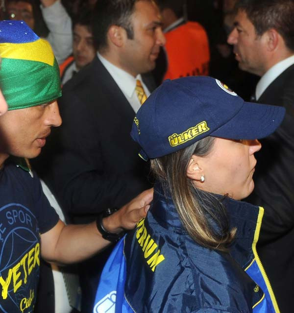 Taraftarlar şampiyonu böyle karşıladı! - Resim: 1