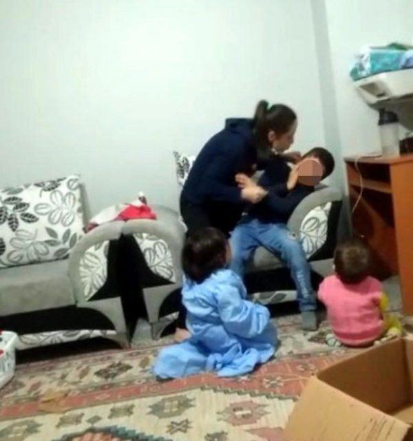Çocuklarının gözü önünde üvey oğluna şiddet gösteren anne serbest - Resim: 0