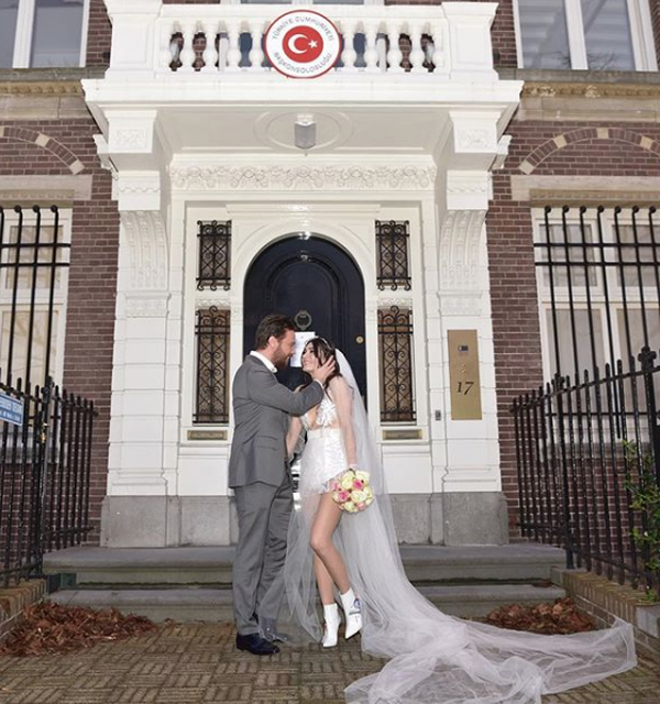 Sinan Akçıl boşandığı eşi Burcu Kıratlı ve Ferhat Göçer için bakın neler söyledi - Resim: 1