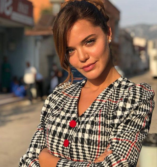 Bir Zamanlar Çukurova'nın Züleyha'sı Hilal Altınbilek ve Metin Hara çifti evleniyor! - Resim: 1