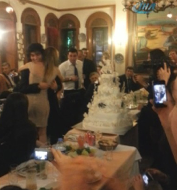 Sinem ve Arda böyle nişanlandı - Resim: 3