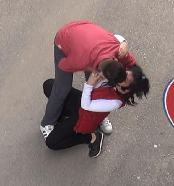 Sokak ortasında nişanlı dehşeti! Dakikalarca... - Resim: 1