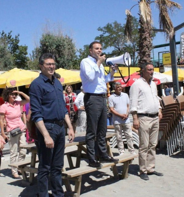 Kılıçdaroğlu için öyle bir işe kalkıştılar ki... CHP'lilere sahilde büyük tepki - Resim: 0