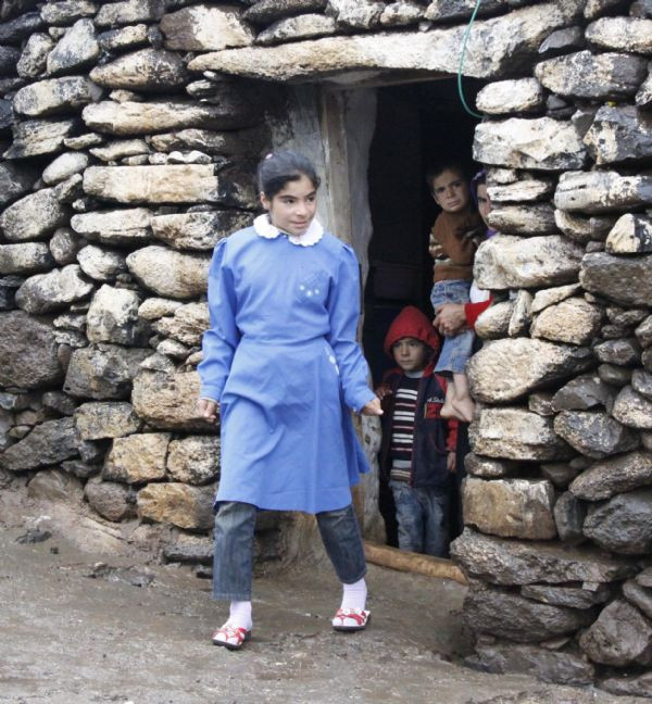 Yürekleri sızlatan Melek yine terlikle gitti - Resim: 3