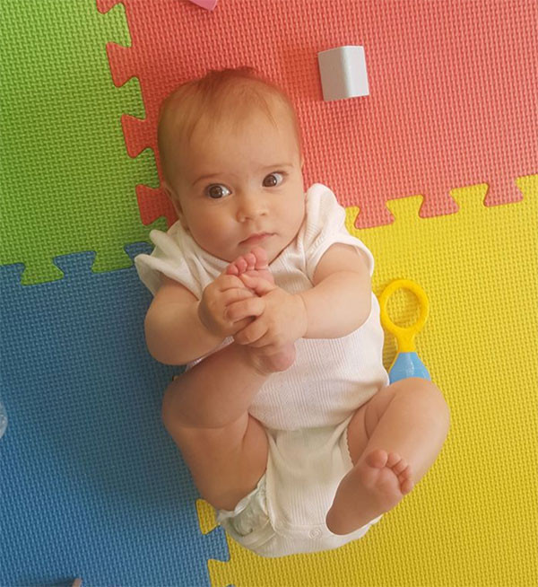 Anne Facebook'a baktı 6 aylık kızı küvette boğularak öldü - Resim: 4