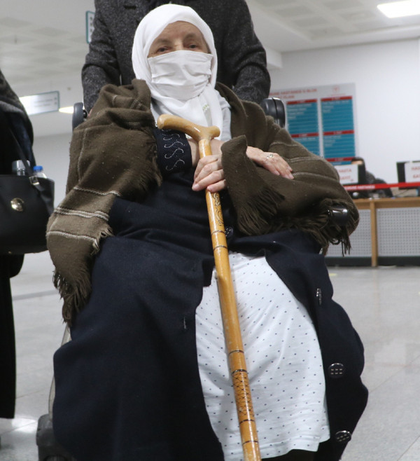Sivas'ta 93 yaşında koronavirüsü yendi: Nefes alıp verdikçe... - Resim: 0