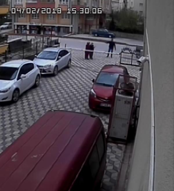 Herkesin gözü önünde eşini öldürüp kayınvalidesini yaraladı! İşte o anlar... - Resim: 1