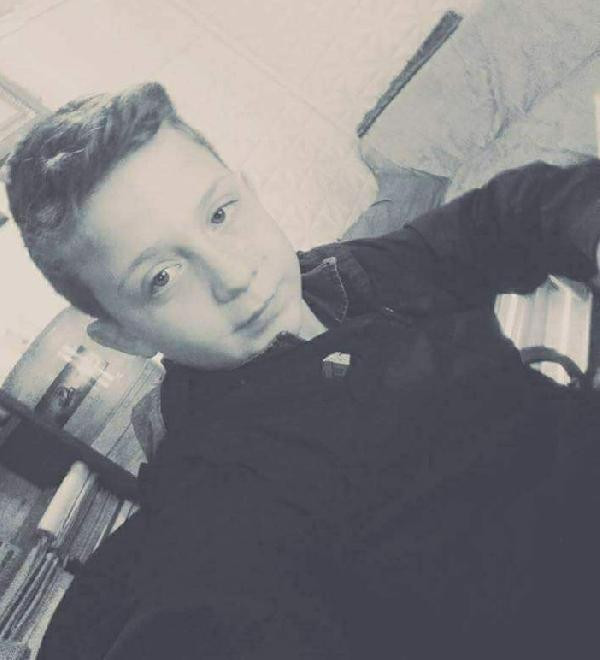 12 ve 13 yaşındaki iki çocuk futbol oynarken halı sahada öldü - Resim: 1