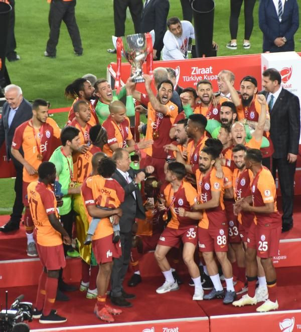 Ziraat Türkiye Kupası şampiyonu Galatasaray kupasını aldı - Resim: 4