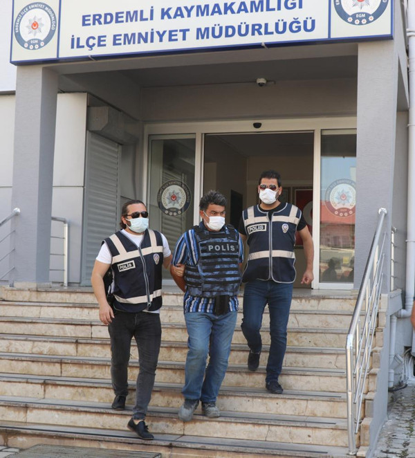 Mersin'de 9 yıl önce boğazı kesilerek öldürüldü! İtiraf etti: Katil bakın kim çıktı - Resim: 0