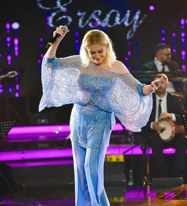 Gülşen'in sahne kıyafetlerine ünlü sanatçı Muazzez Ersoy'dan olay yorum! - Resim: 4