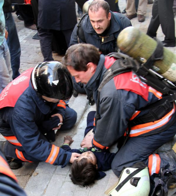 İtfaiyecinin hayat verme mücadelesi - Resim: 3