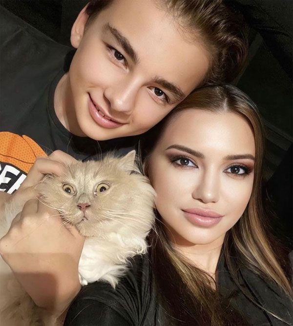 Esra Ezmeci sır gibi saklıyor! Esra Ezmeci'nin oğlunun babası olan eski eşi meğer bakın kimmiş - Resim: 4