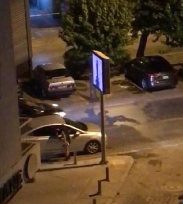 İzmir'de sokak ortasında fuhuş rezaleti! Arabaların içinde... - Resim: 3