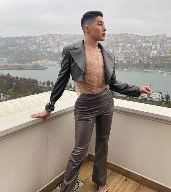 Türkiye'nin Youtube'de ilk makyaj videolarını yayınlamıştı! Fenomen Arda Bektaş eski haliyle herkesi şok etti - Resim: 0