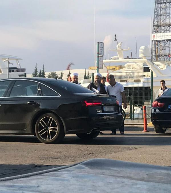 'Cübbeli Ahmet' tatil yaparken görüntülendi! - Resim: 1